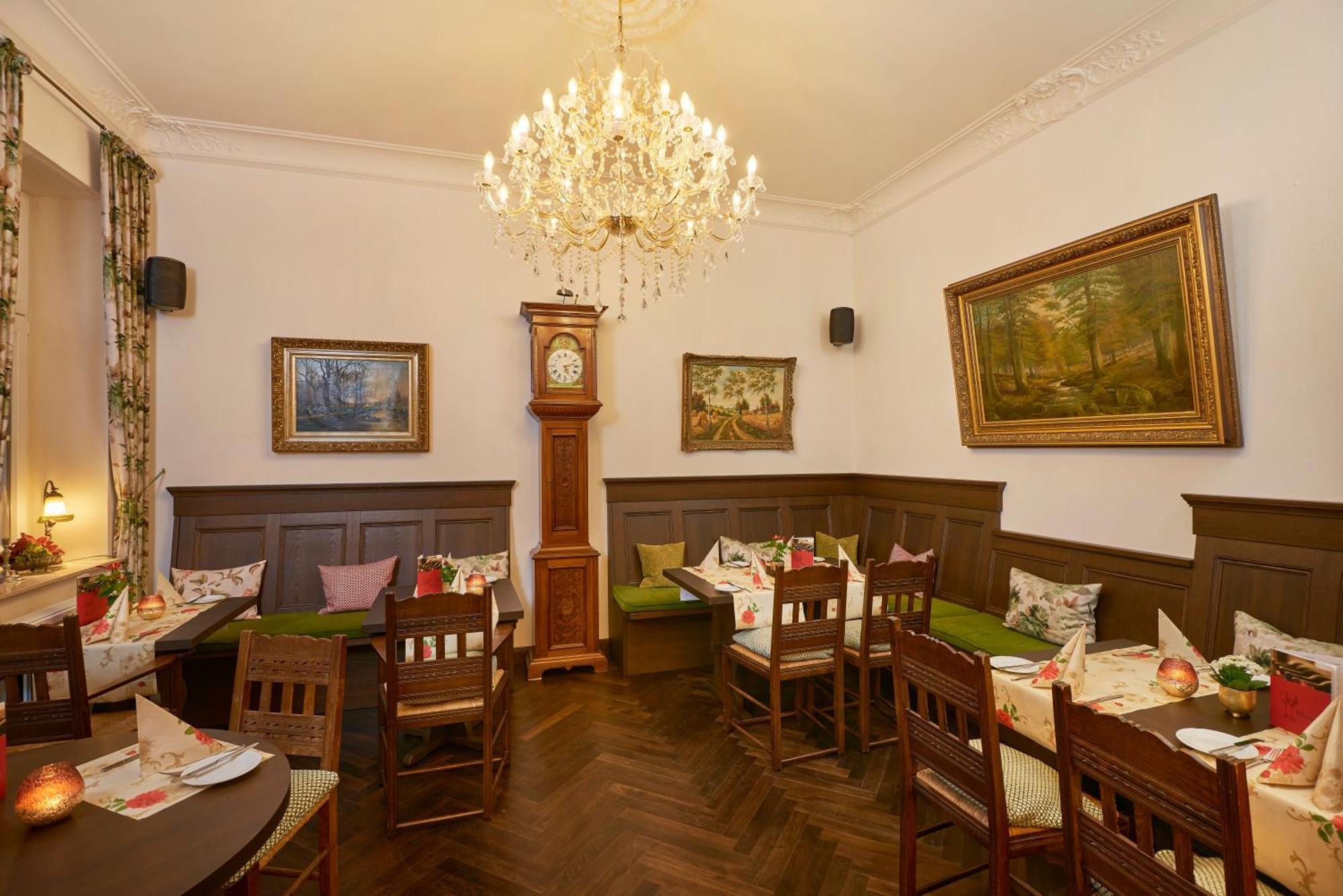 Hotel Anno 1848 Lindern Bagian luar foto